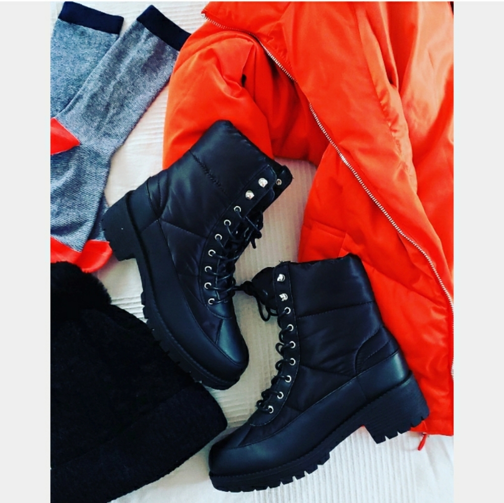 🚨Sweater Weather// black puffy boot - Picture 5 of 7